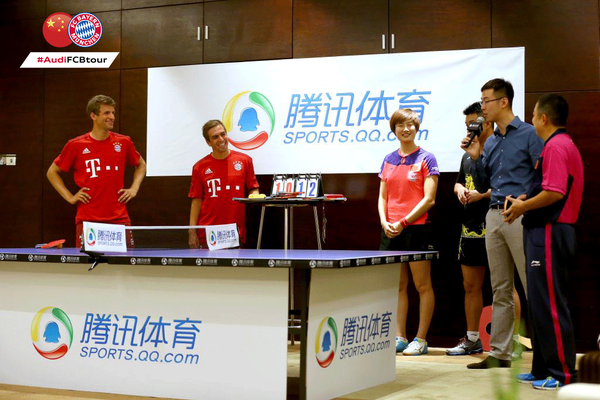 Thomas Muller şi Philipp Lahm au făcut spectacol în China, la tenis de masă / GALERIE FOTO&VIDEO