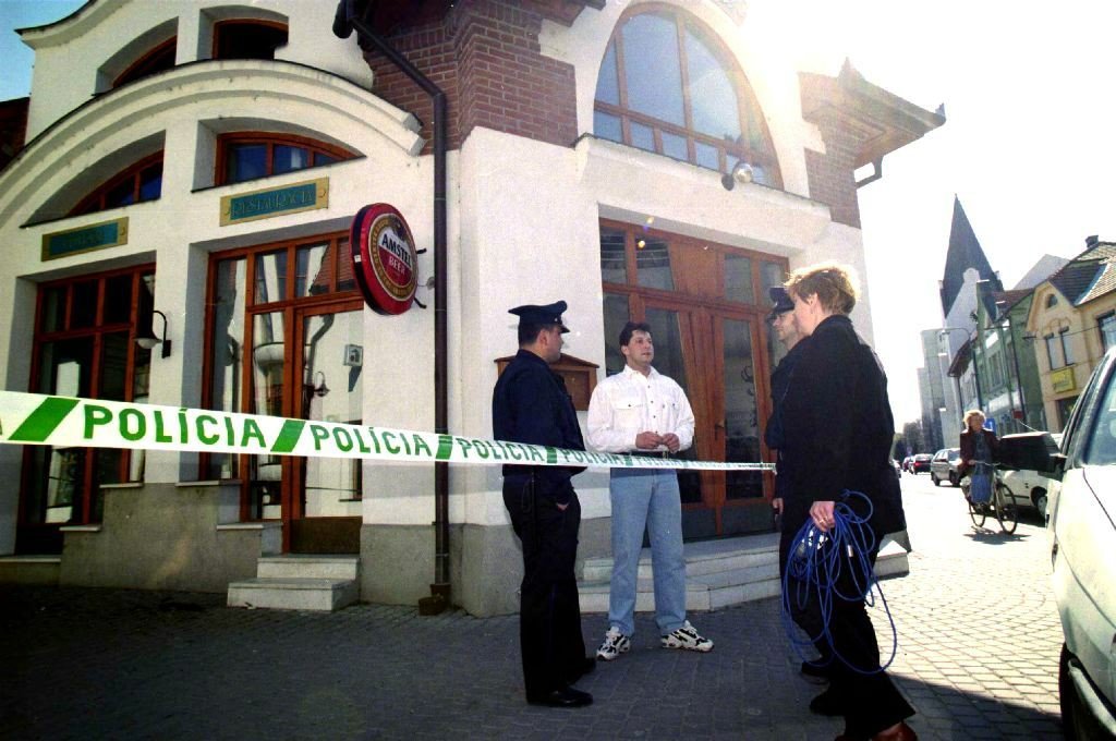 27 év után kerülhet bíróság elé a Fontana Bárban történt hírhedt mészárlás ügye: 10 maffiózót végzett ki a rivális banda