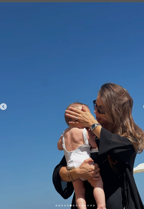 Imagini rare cu gemenii Roxanei Nemeș. Cum a rămas vedeta, de fapt, însărcinată! Acum a spus adevărul. „Fiecare poveste este diferită”