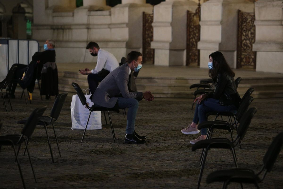 Cum a arătat Patriarhia în noaptea Învierii. 500 de oameni au asistat la slujbă din curte