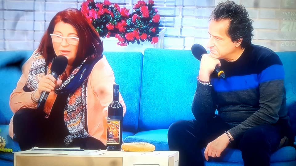 Cum a celebrat Magda Catone cinci ani de la moartea actorului Șerban Ionescu. Sticle de vin personalizate | FOTO