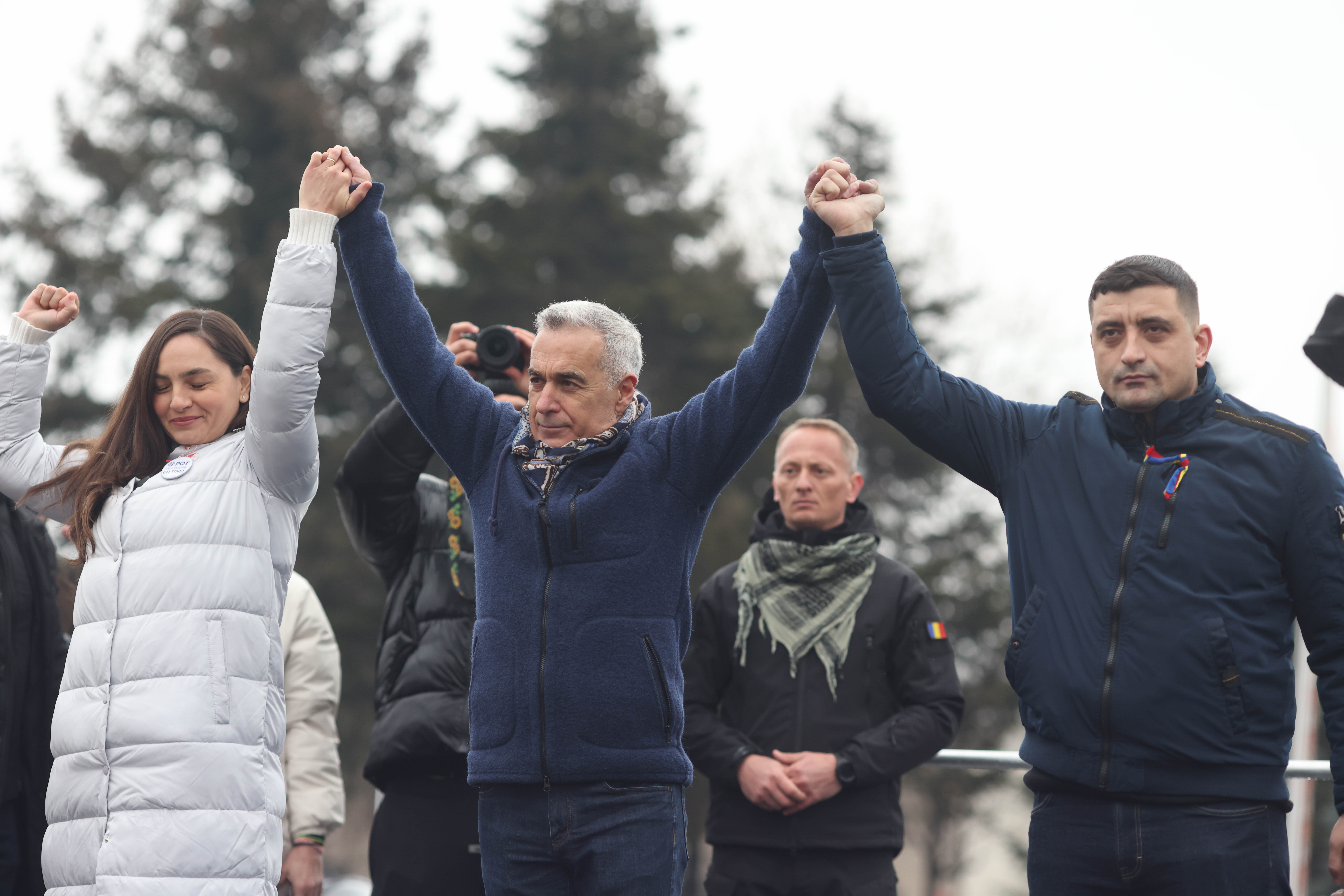 Dragoș Pătraru n-are milă de Călin Georgescu: „Dacă ați uitat cum mai arată la meclă fascismul”