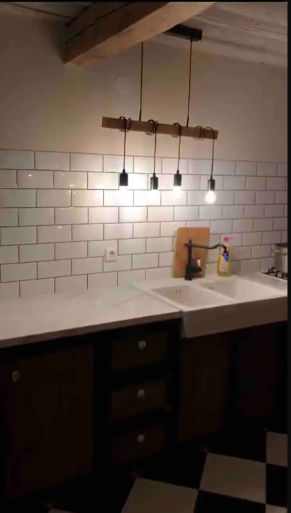 Imagini cu casa din Maramureș a lui Nicolai Tand. Bucătarul nu mai locuiește acolo, așa că o închiriază turiștilor