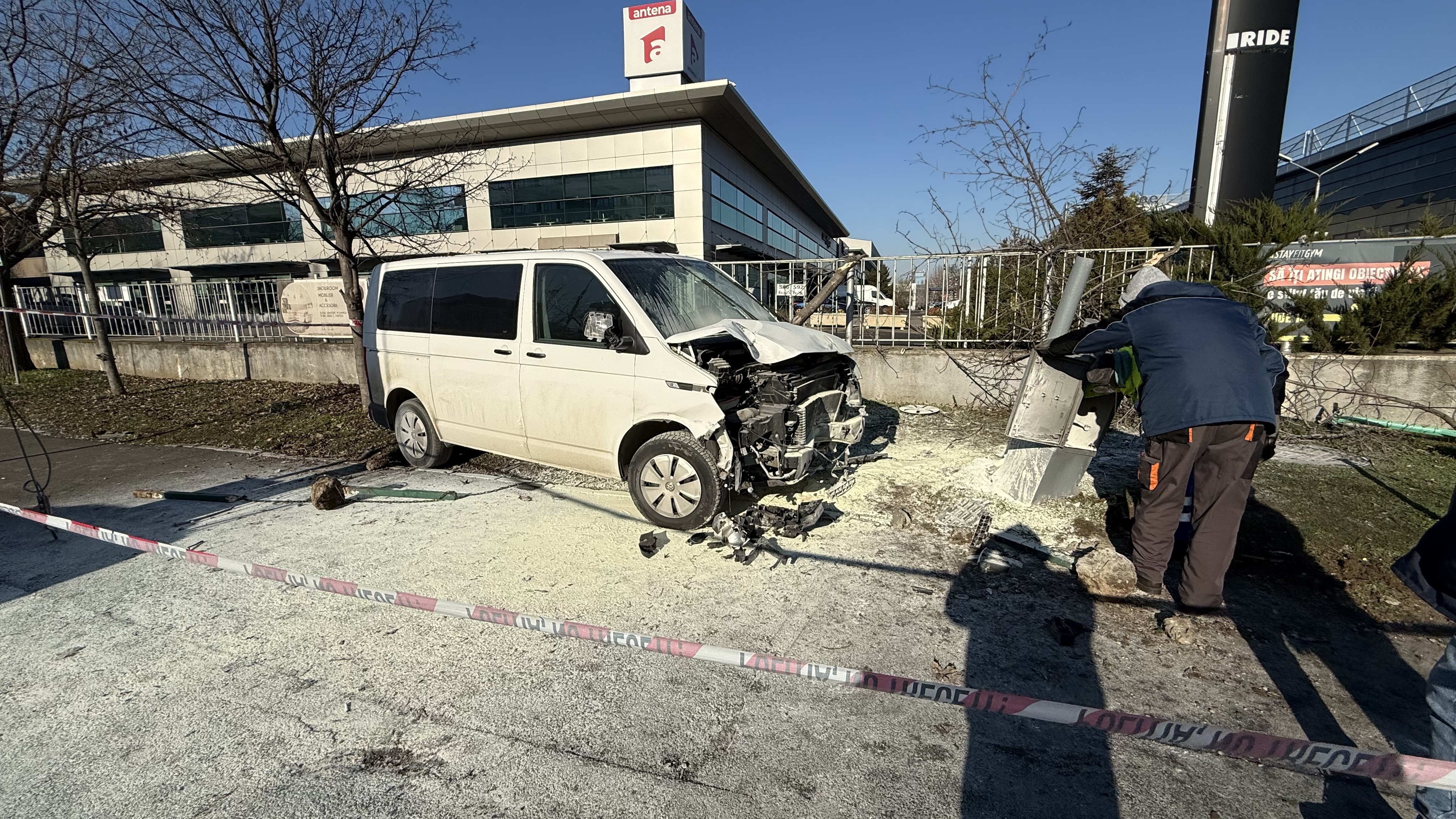Femeie din București, spulberată de o mașină pe trotuar, pe Bulevardul Dimitrie Pompeiu. Șoferul nu era băut sau drogat