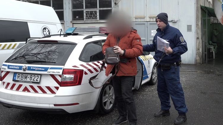 Házi őrizetben államvizsgázott, hadtörténésznek készül a terrorizmusra készülő, vérfürdőt ígérő Marcell
