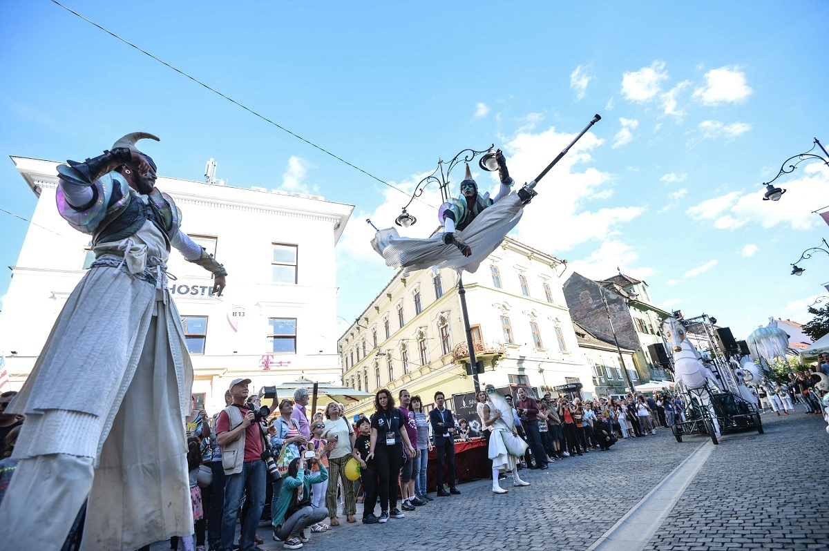 Peste 10.000 de oameni au participat la deschiderea Festivalului Internațional de Teatru de la Sibiu