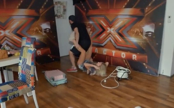 Delia s-a ales cu un cucui de toată frumusețea după ce Mihai Bendeac a scăpat-o din brațe. Incidentul pe care nu are cum să-l uite | FOTO & VIDEO