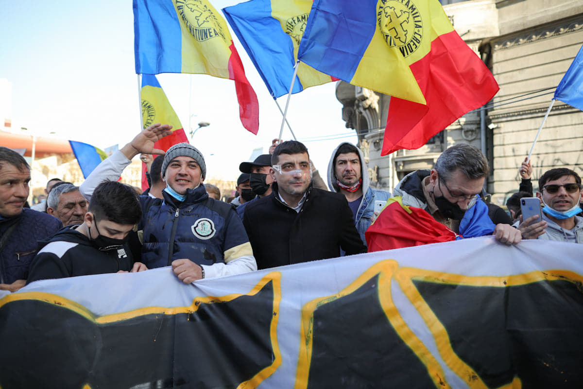 Protestul anti-restricții din Capitală, încheiat cu violențe și arestări. Manifestații și în alte orașe din țară