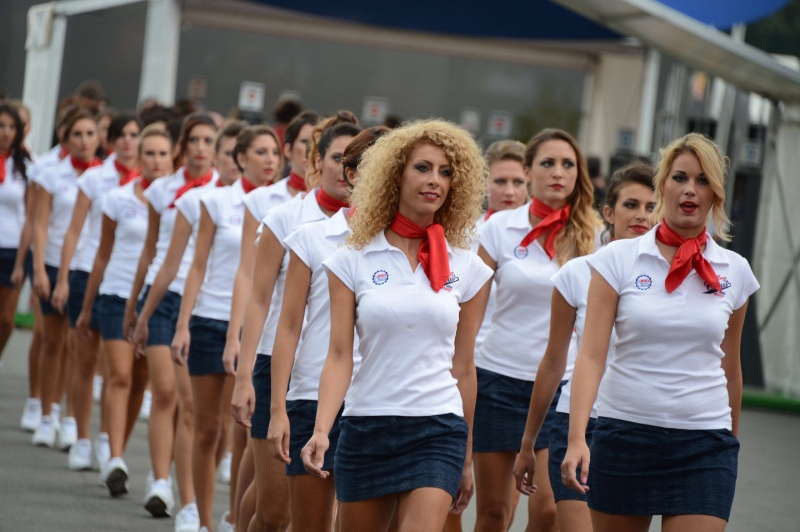 VIDEO&FOTO HOT / Cum se aleg fetele care fac furori în Formula 1