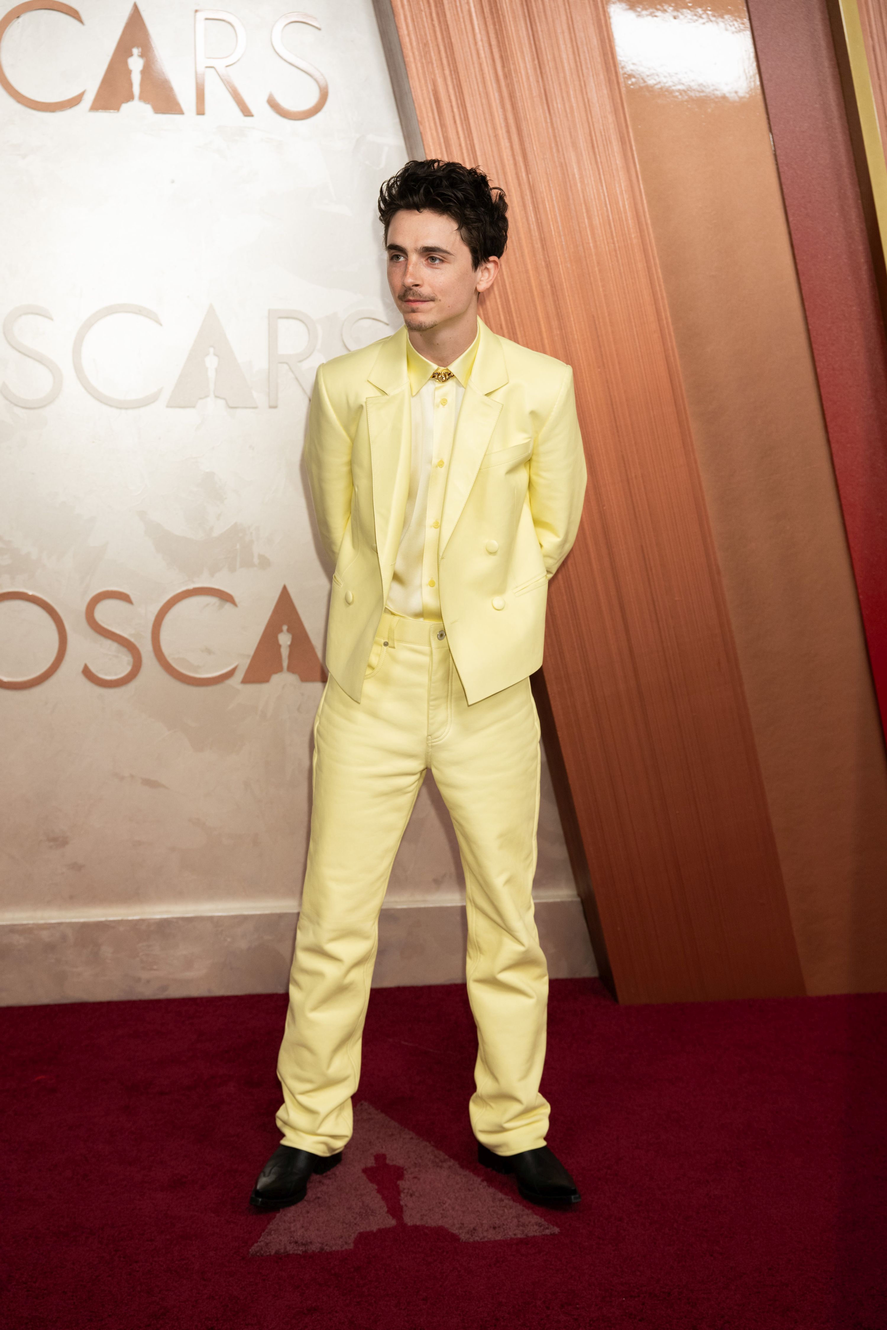 Când apare în cinematografele din România filmul „Marty Suprem”, pentru care Timothee Chalamet a primit primul său Glob de Aur