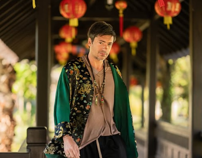 Alături de cine a apărut Radu Vâlcan în lift, în Thailanda, în timpul filmărilor pentru „Insula Iubirii” 2026: „Am puțină treabă”