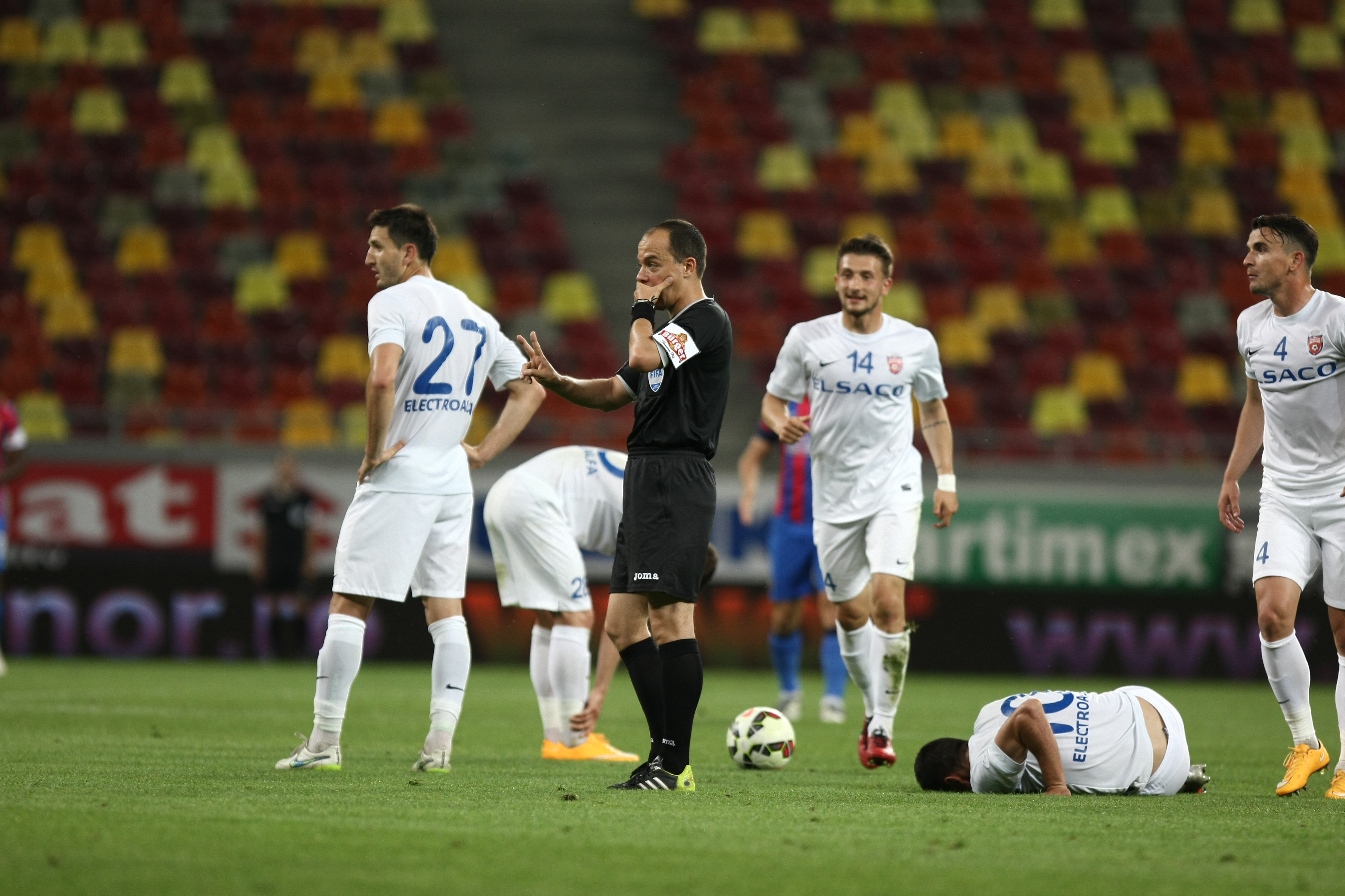 ASTRA - ASA 3-1 şi STEAUA - FC BOTOŞANI 2-0. Rocada mare / VIDEO