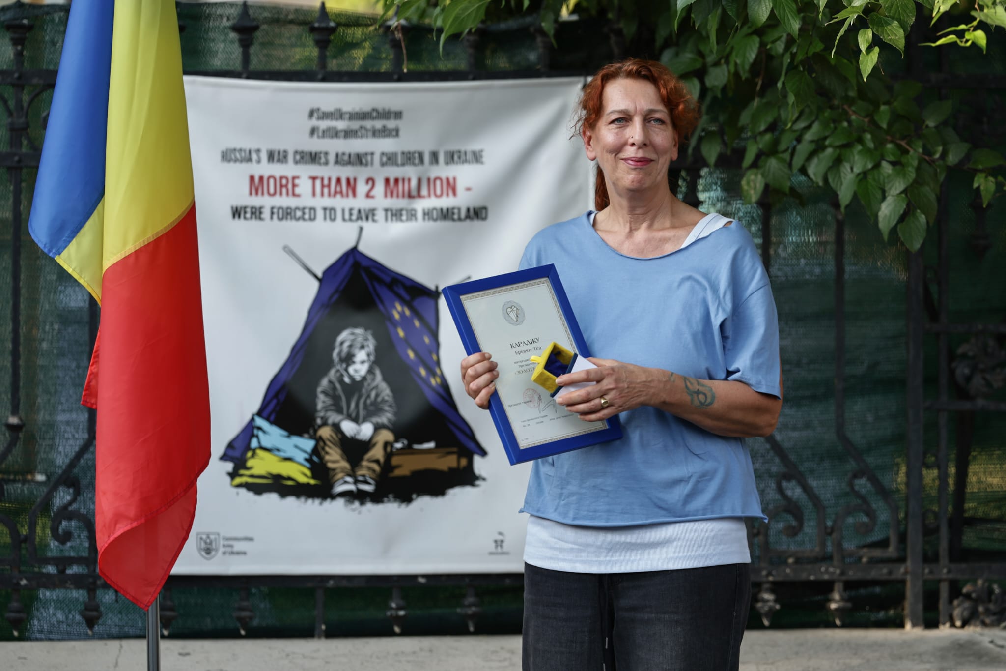 Prințesa Briana Caragea a primit medalia Inima de Aur din partea lui Zelenski pentru ajutorul acordat refugiaților ucraineni