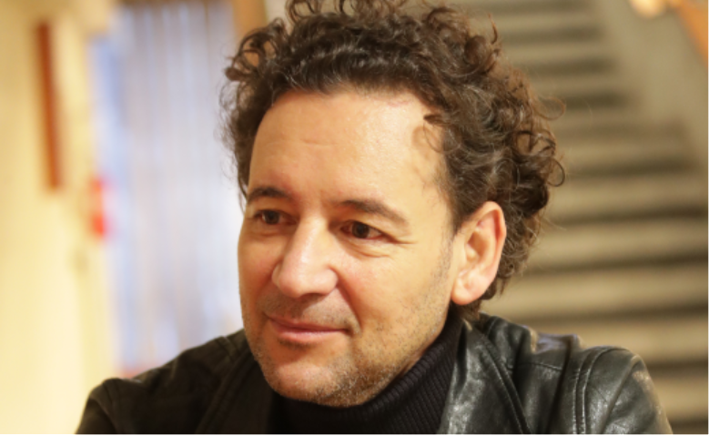 Istenes Laci kutyája pulóver nélkül nem mehet az utcára – fotó