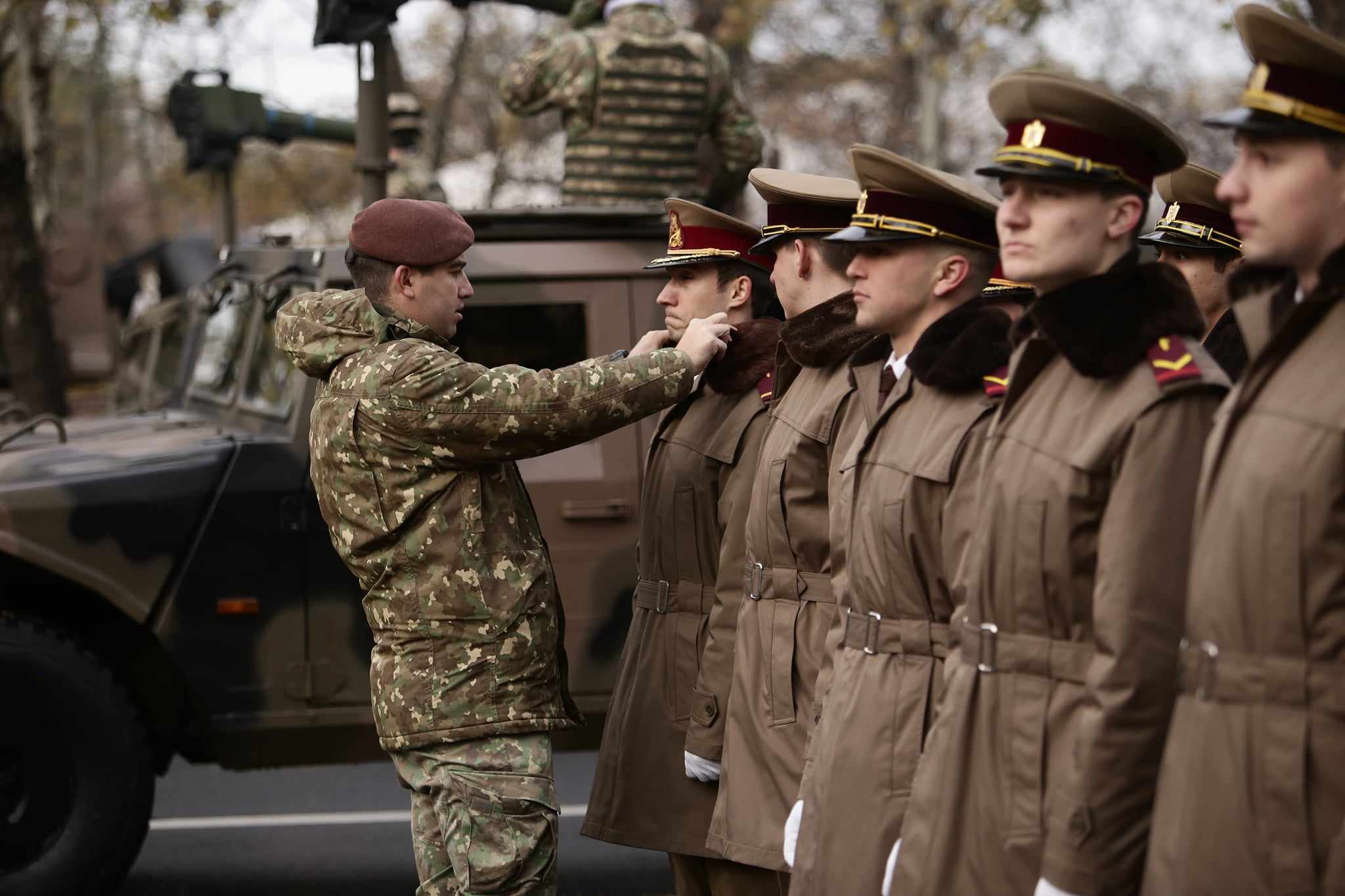 Restricțiile de circulație au aglomerat centrul Bucureștiului, din cauza repetiţiilor pentru parada militară de Ziua Națională
