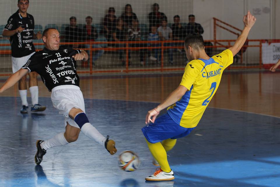 Axinia și Lefter au jucat ”Fotbal pentru o viață mai bună” / GALERIE FOTO