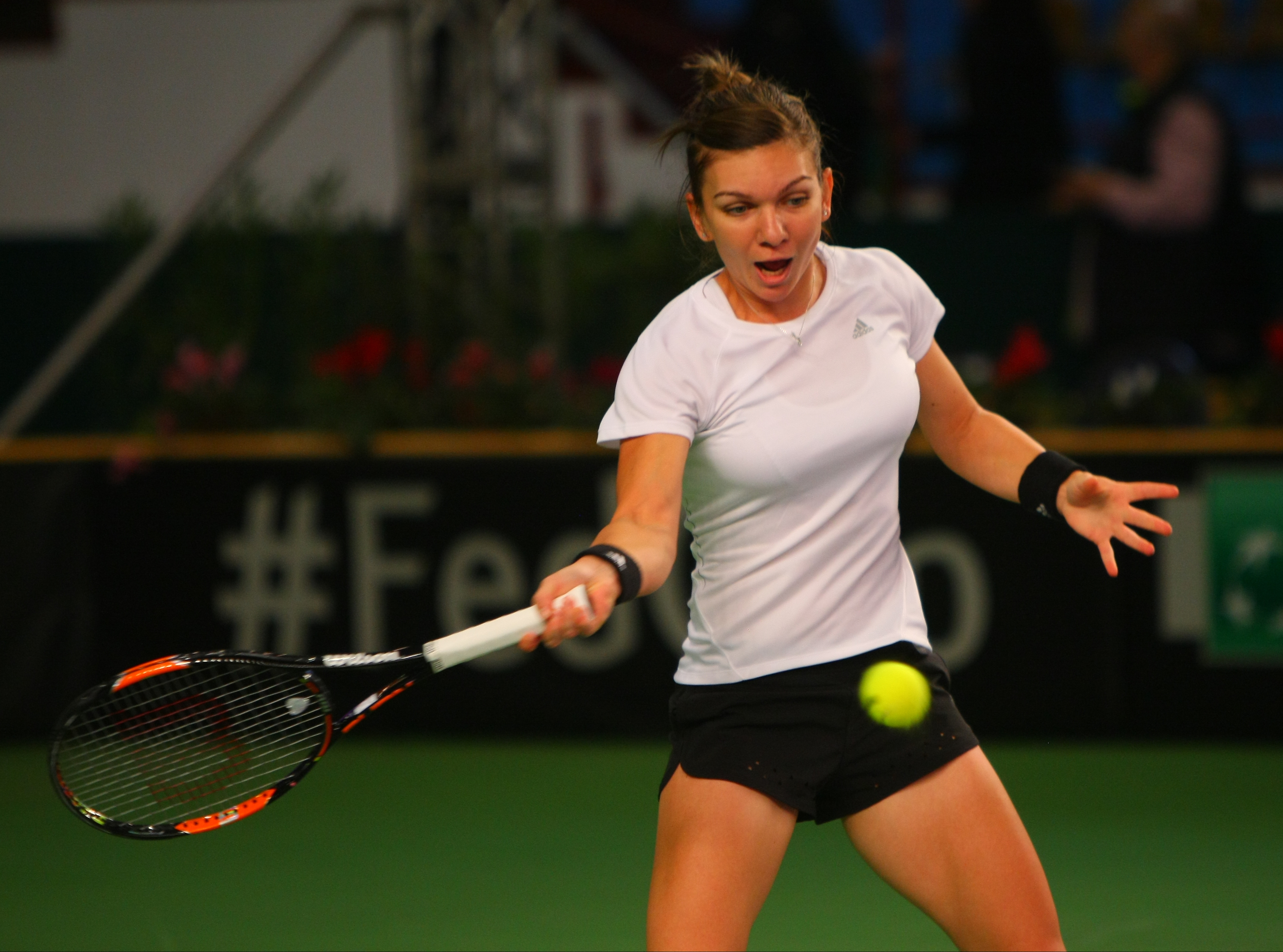 Fed Cup, România - Spania 1-2. ^Simona Halep nu i-a făcut față ”tancului” Garbine Muguruza / LIVE BLOG & GALERIE FOTO