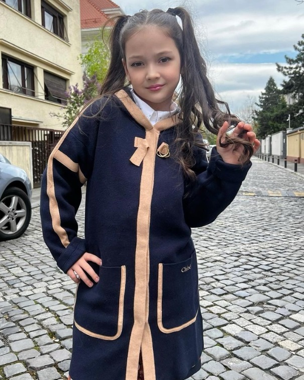 Bianca Drăgușanu și-a dat fiica la o școală de stat, nu la privat: „Eu am reușit pe propriile forțe în viață, și ea ar putea să facă la fel”