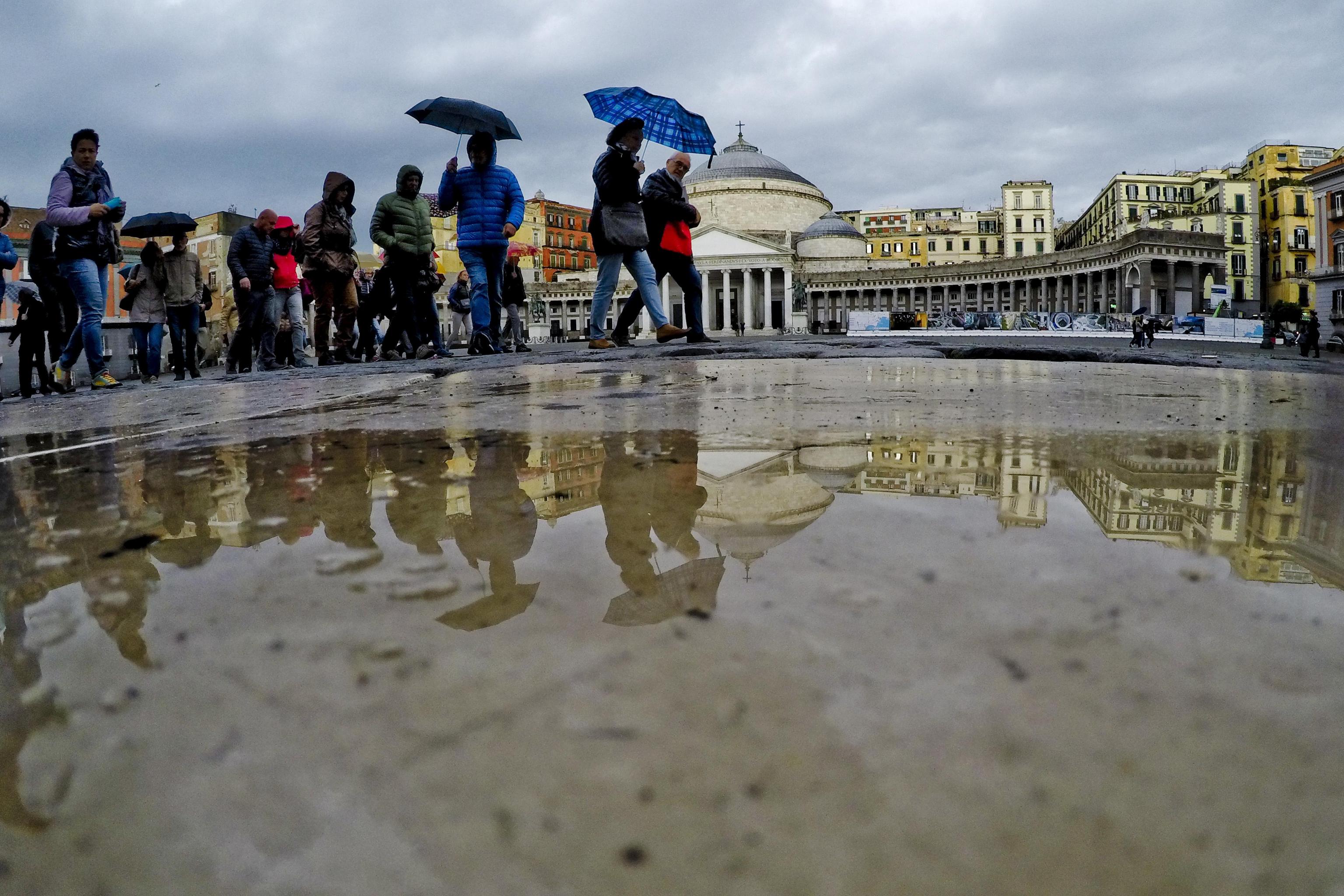 FOTO | Străzile din Roma, acoperite de gheață în urma unei furtuni violente. Imaginile fac înconjurul lumii
