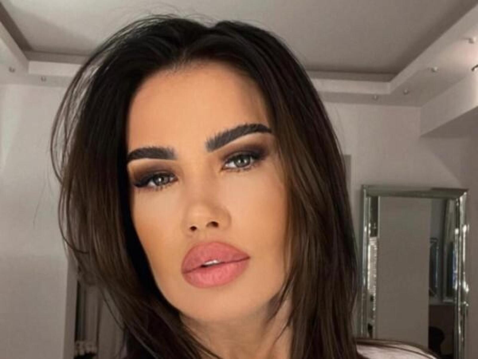 Oana Zăvoranu le-a cerut iertare public vedetelor pe care le-a jignit: „Am râs de ele în emisiunea mea și nici măcar nu am câștigat bani sau faimă”