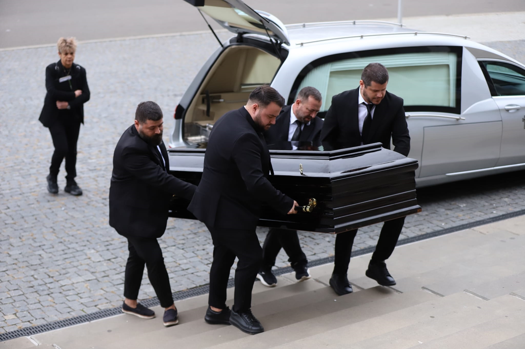 Primele imagini de la Arena Națională. Sicriul cu Helmut Duckadam a ajuns la sectorul VIP