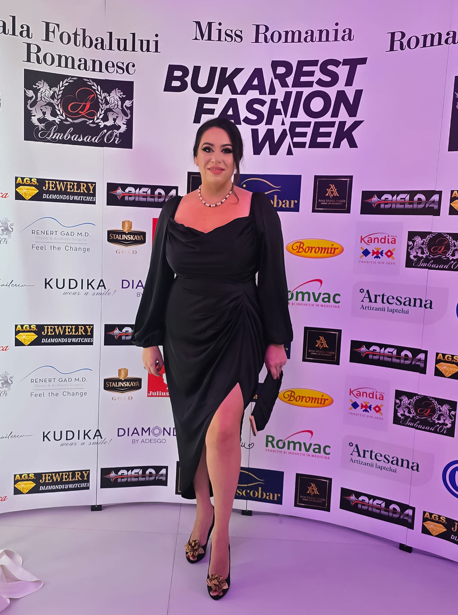 De ce Oana Roman nu se spală cu apă pe față. Obiceiul pe care îl are și sora ei: „Apa de la robinet nu e cea mai bună”