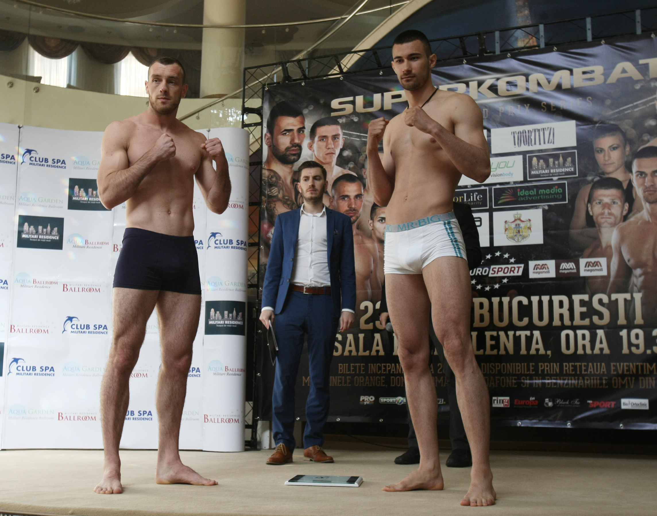 Luptătorii de la Superkombat București au trecut cu bine de proba cântarului oficial / GALERIE FOTO