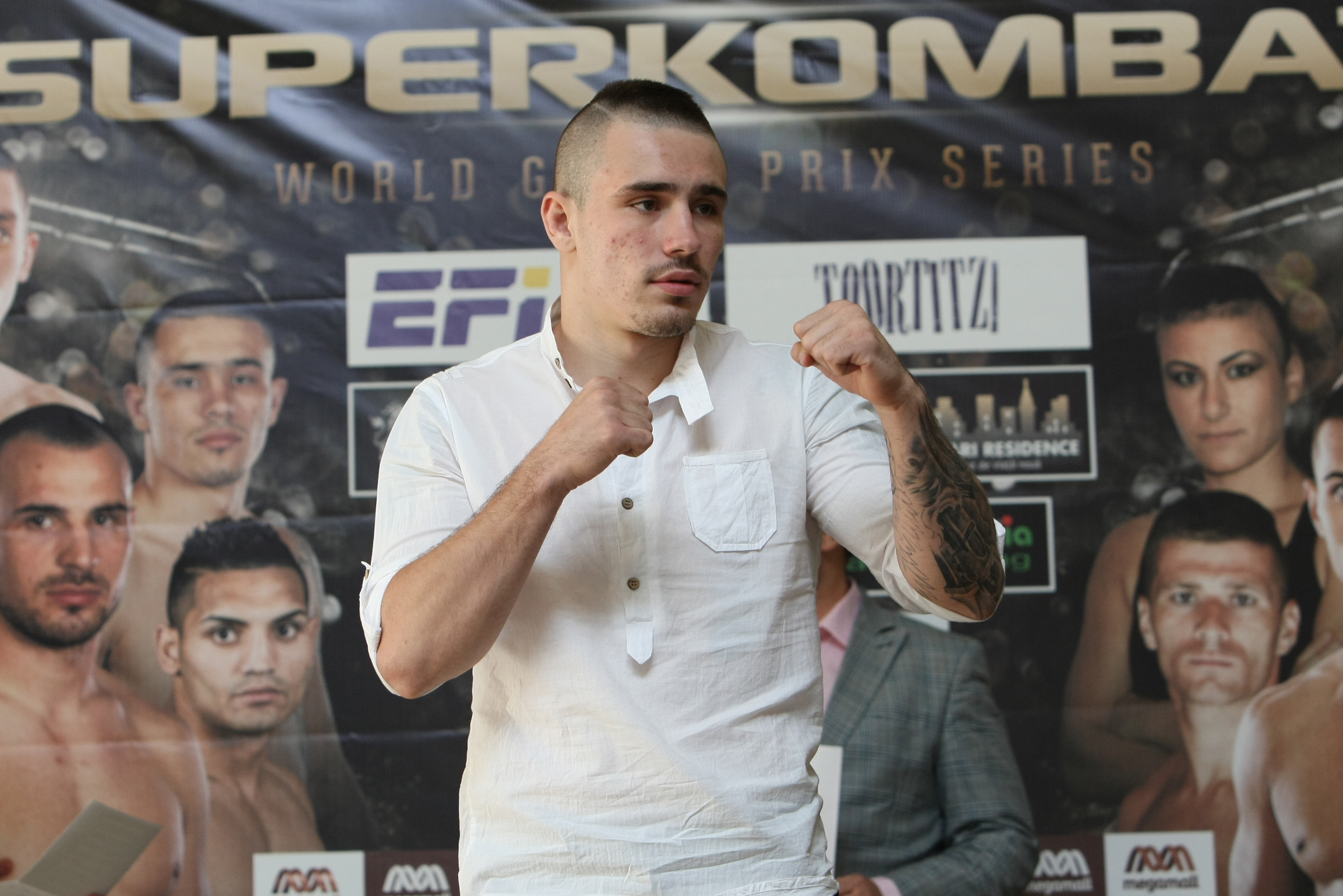 Luptătorii de la Superkombat București au trecut cu bine de proba cântarului oficial / GALERIE FOTO