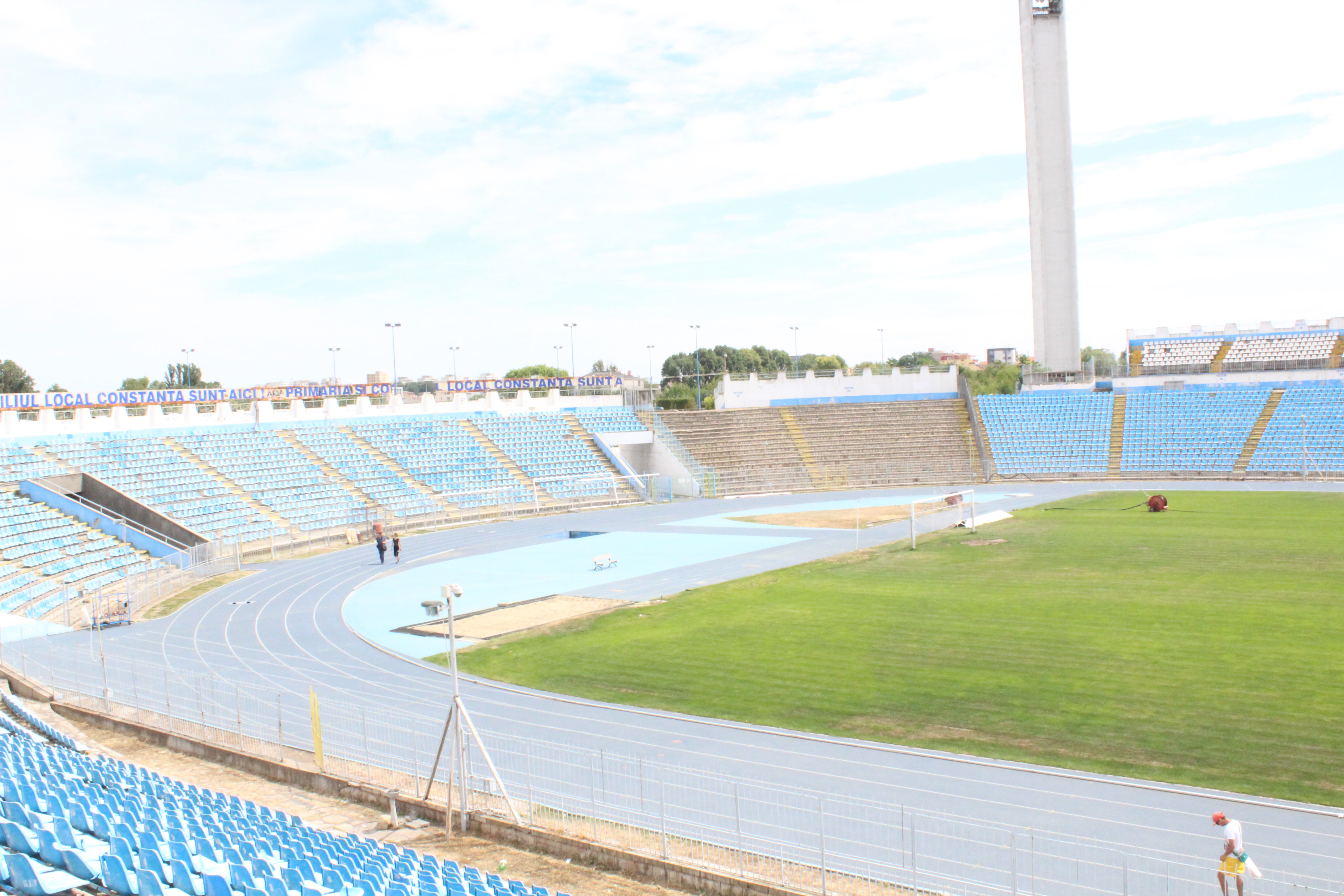 Supercupa de pe 8 iulie, pe un stadion ca după bombardament / FOTO