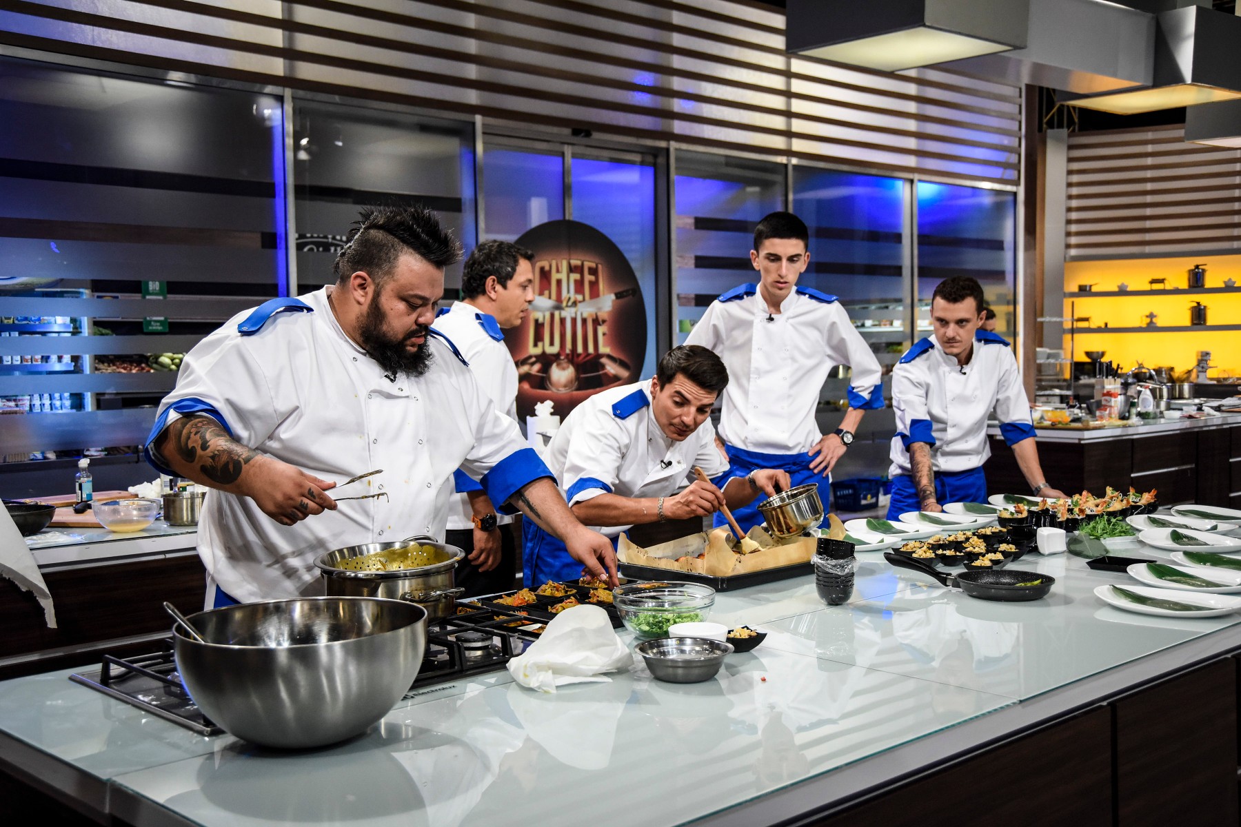 Semifinaliștii sezonului 6 "Chefi la cuțite" se aleg în această seară | FOTO