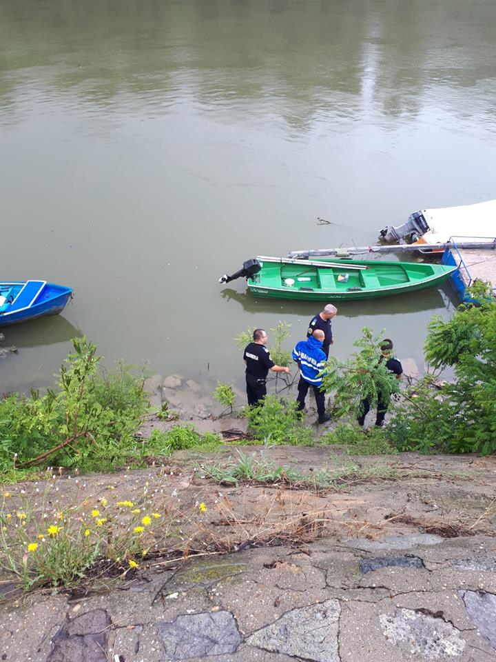 O femeie din Călărași a fost salvată de jandarmi din Dunăre. A vrut să se sinucidă