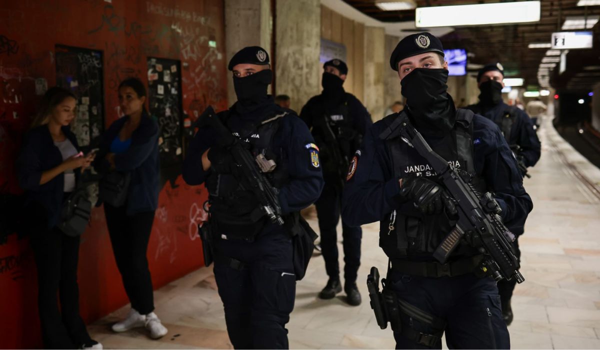 Jandarmi înarmați până în dinți, la metrou în București, a doua zi consecutiv. Explicațiile Jandarmeriei Române