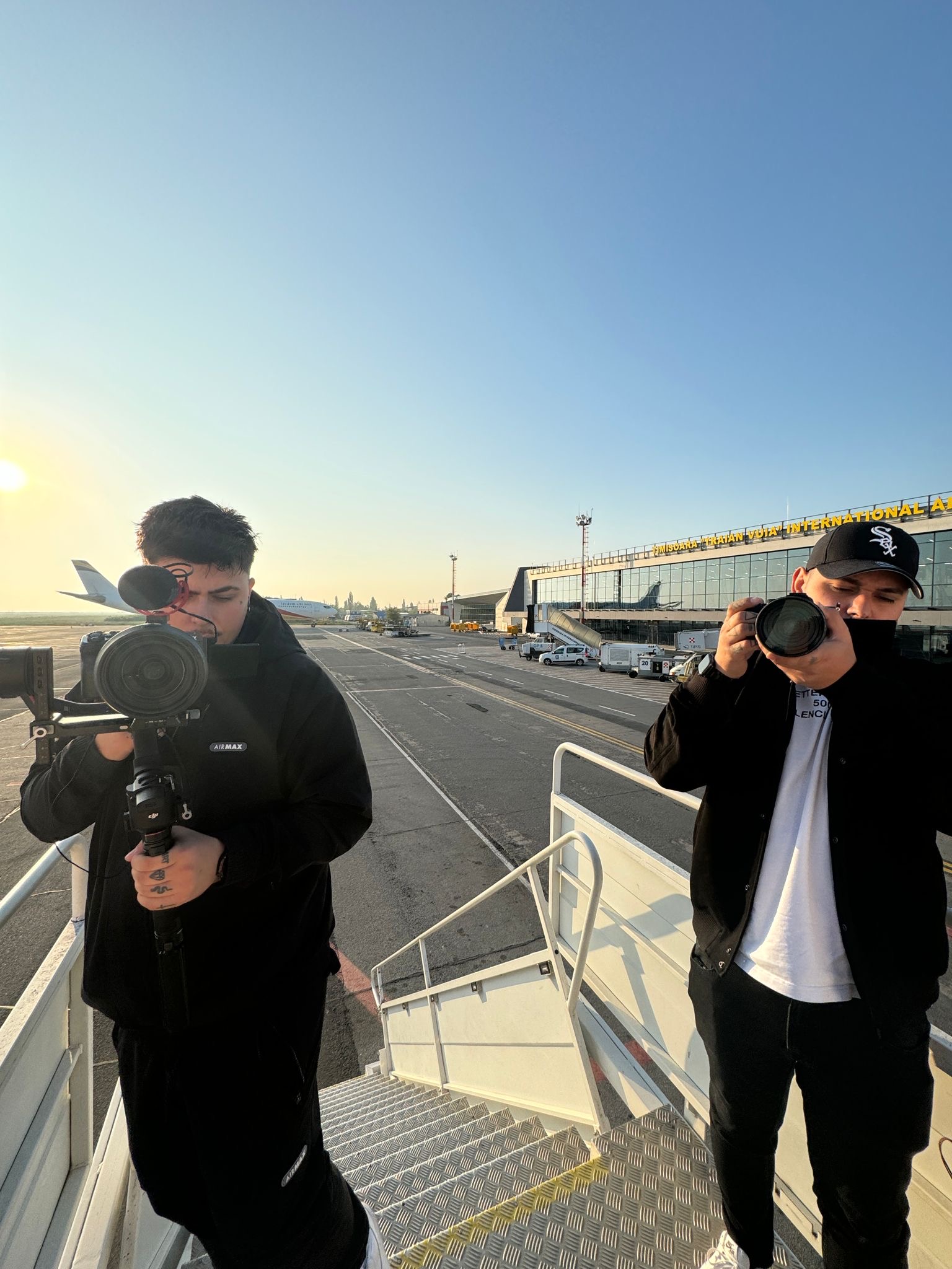 Misha Miller, concert-surpriză la 9.000 de metri înălțime, în avion: „Am avut supermari emoții”. Cum au reacționat pasagerii