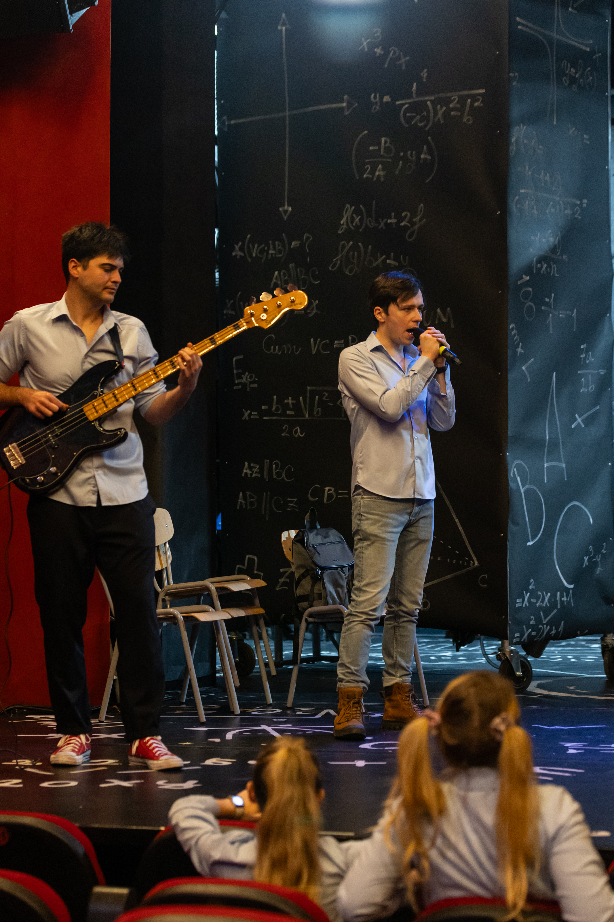 INTERVIU. „Punk Rock”, un spectacol anti-tot despre problemele adolescenților: „Nu educă părinții, dar le arată prin ce trec copiii lor acum”