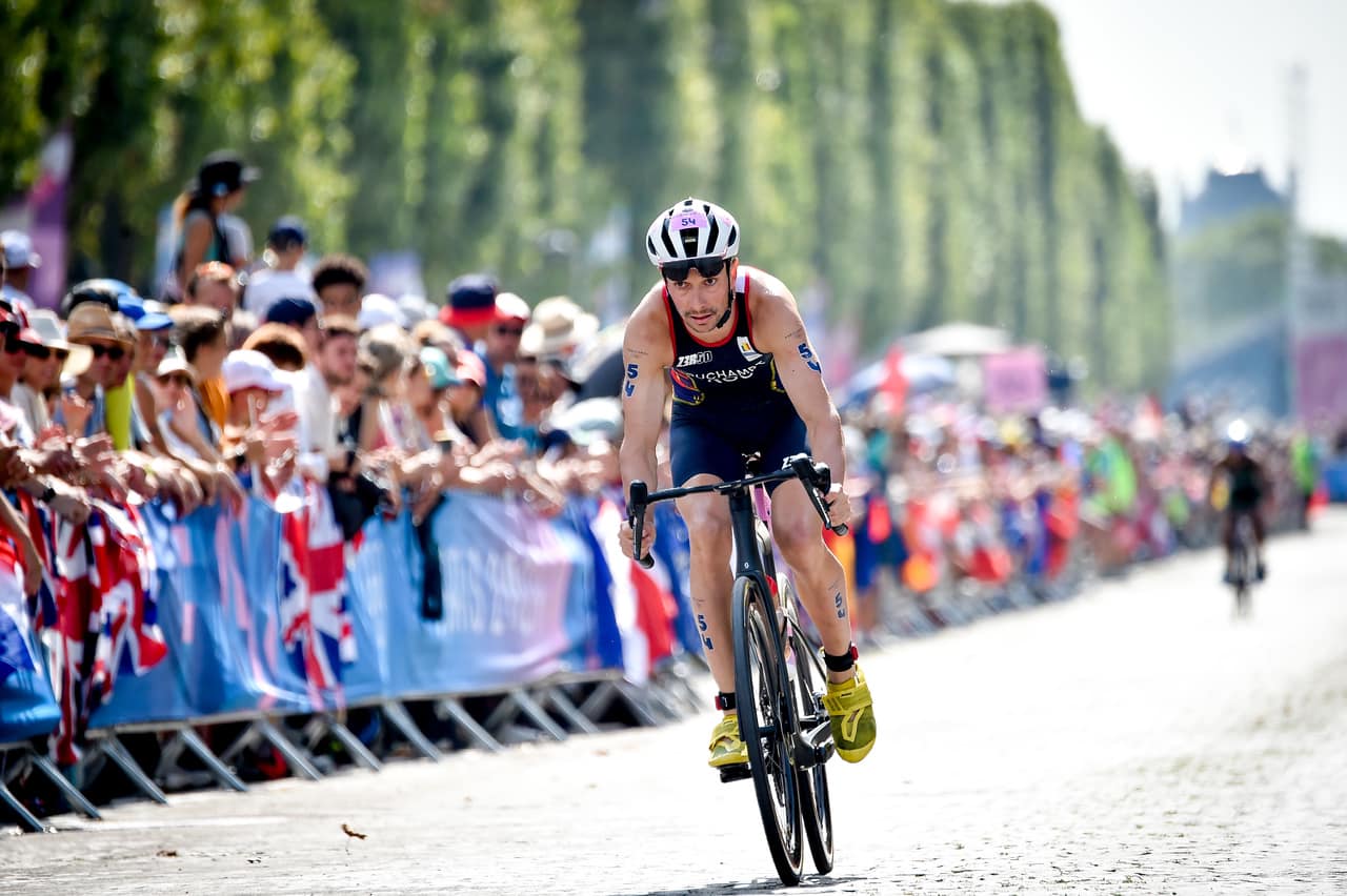 Felix Duchampt, reprezentantul României la JO, a terminat pe ultimul loc cursa de triatlon, în ovațiile publicului. „Ochii îmi lăcrimează”. VIDEO