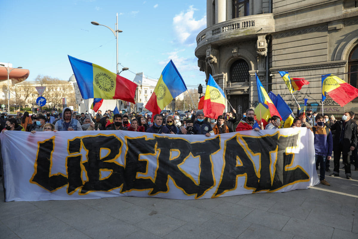 Protestul anti-restricții din Capitală, încheiat cu violențe și arestări. Manifestații și în alte orașe din țară