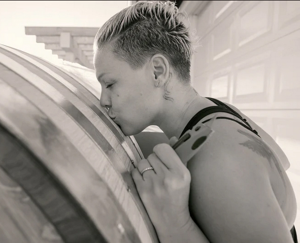 Egy nap alatt elkapkodták az énekesnő borait