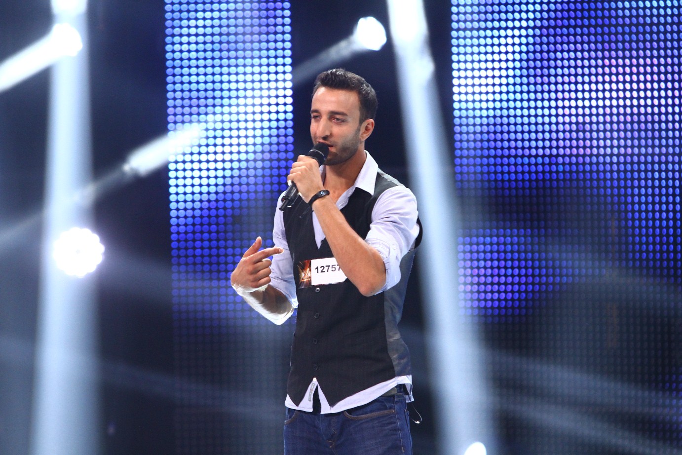 De pe «Insula iubirii», direct pe scenă! Hamude a venit la preselecțiile X Factor