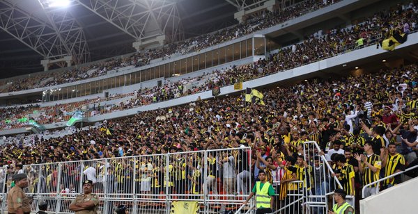 Dan Petrescu și Pițurcă, egal și înfrângere în Liga Campionilor Asiei. ^Sânmărtean a dat o pasă de gol. Alarmă la stadionul din Jeddah / FOTO&VIDEO