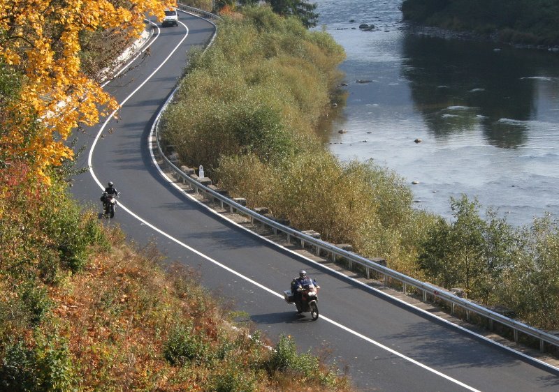 GALERIE FOTO | «Am votat ca să pot urla»! Motivația fabuloasă a lui Bogdan Dovleac, românul care a parcurs duminică 690 de km, în Africa, până la urne