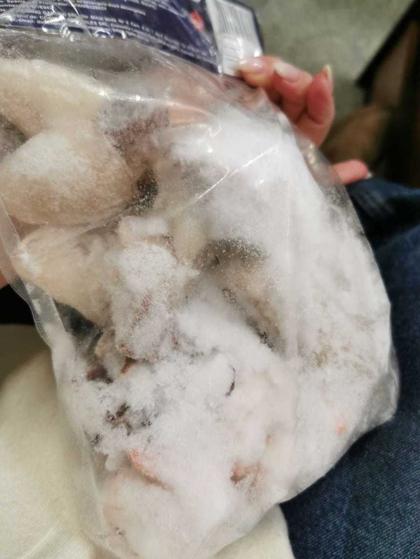 Două magazine Mega Image din Ilfov au fost închise de ANPC. Inspectorii au găsit insecte moarte, mizerie, produse alterate și expirate