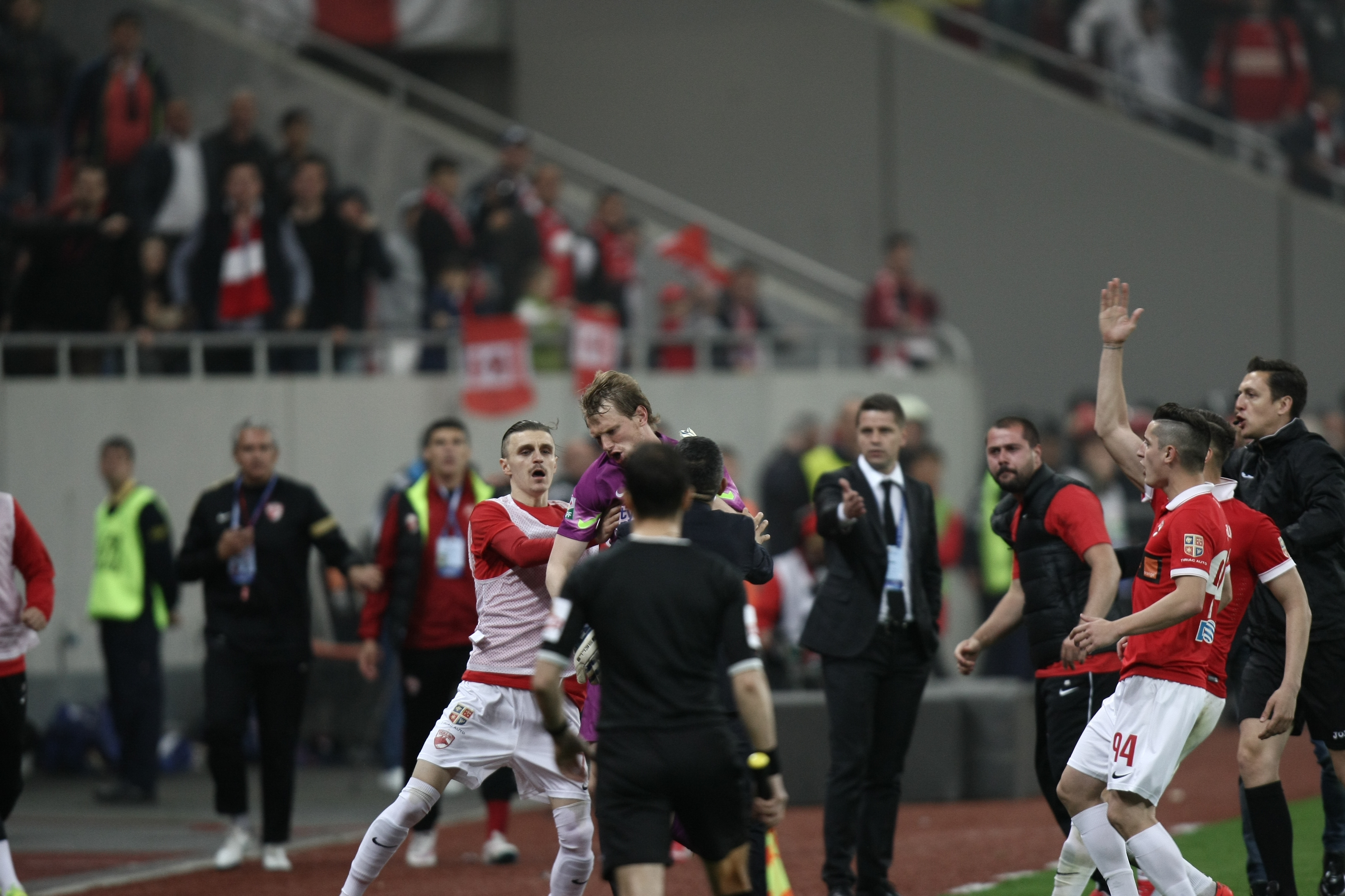 Steaua, șanse mici la titlu. ”N-a mai trecut printr-o astfel de situație” / ^GALERIE FOTO