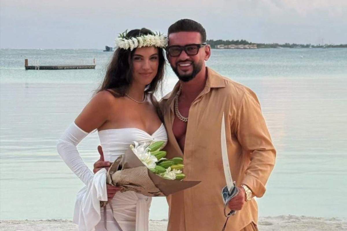 Imagini cu mireasa lui Dorian Popa. Ce rochie deosebită a purtat Andreea la nunta ei. A atras toate privirile