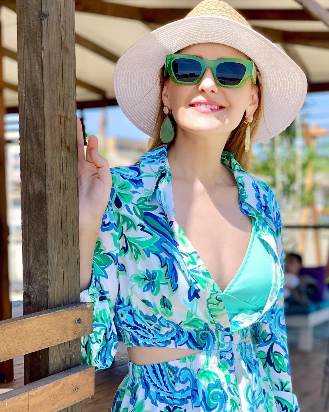 Alina Sorescu a fost la mare cu fetițele, în plin proces de divorț cu Alexandru Ciucu. Cum s-a afișat cântăreața