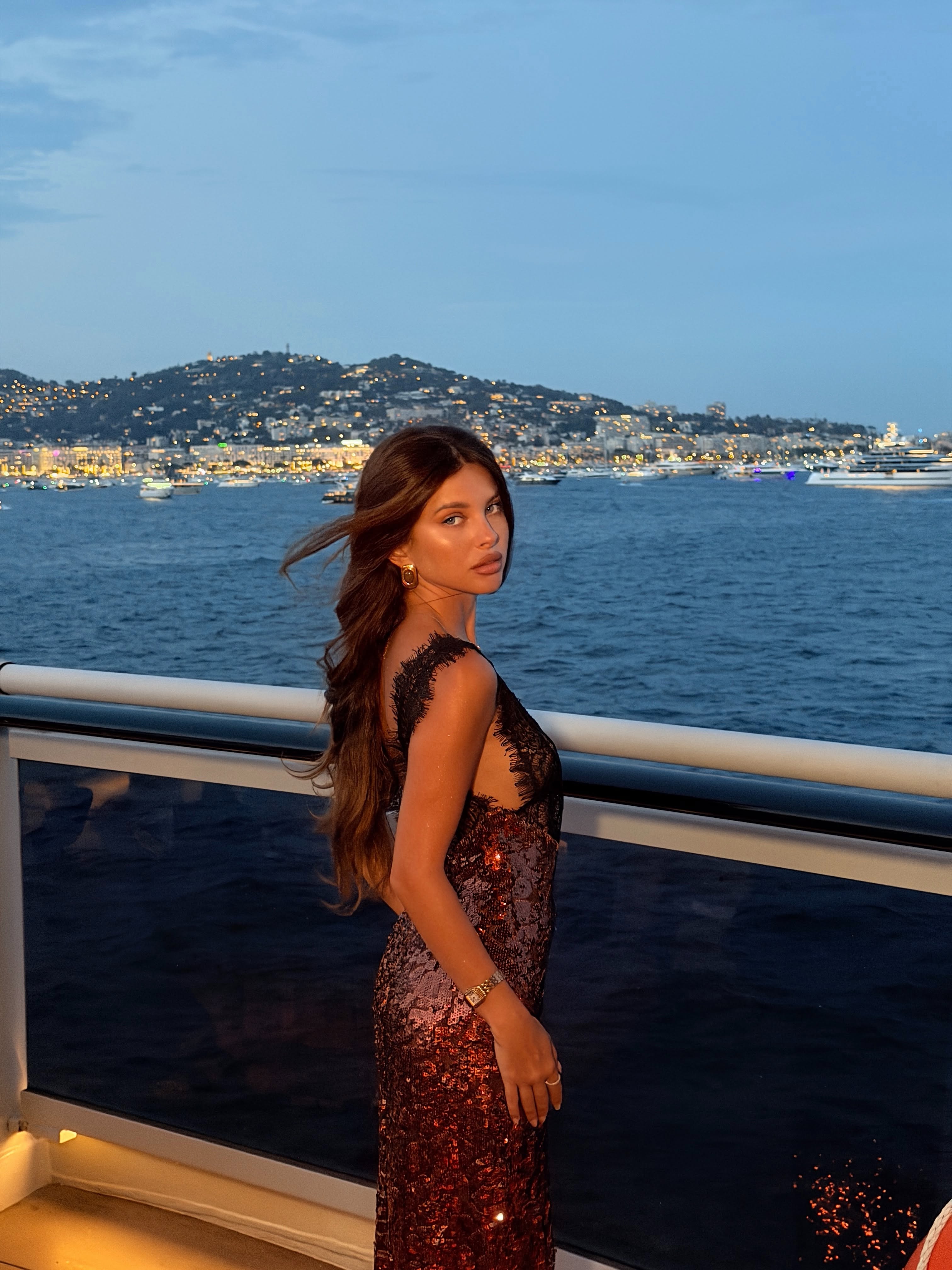 Cine este Valerie Lungu de la Asia Express 2026. Influencerița a schimbat ținutele elegante cu rucsacul de drumeție