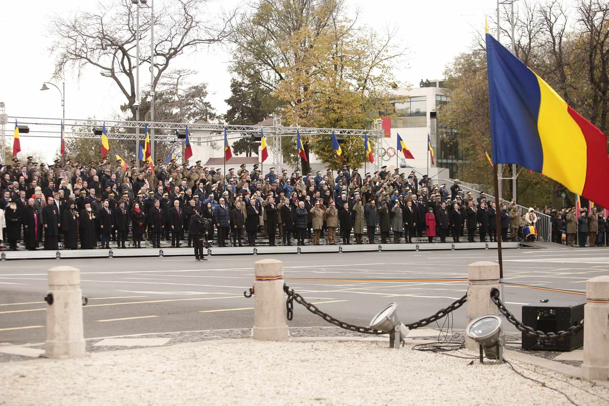 Parada de 1 decembrie 2023 din București. Peste 2.400 de militari, avioane F-16 și Eurofighter au defilat în fața a circa 100.000 de persoane