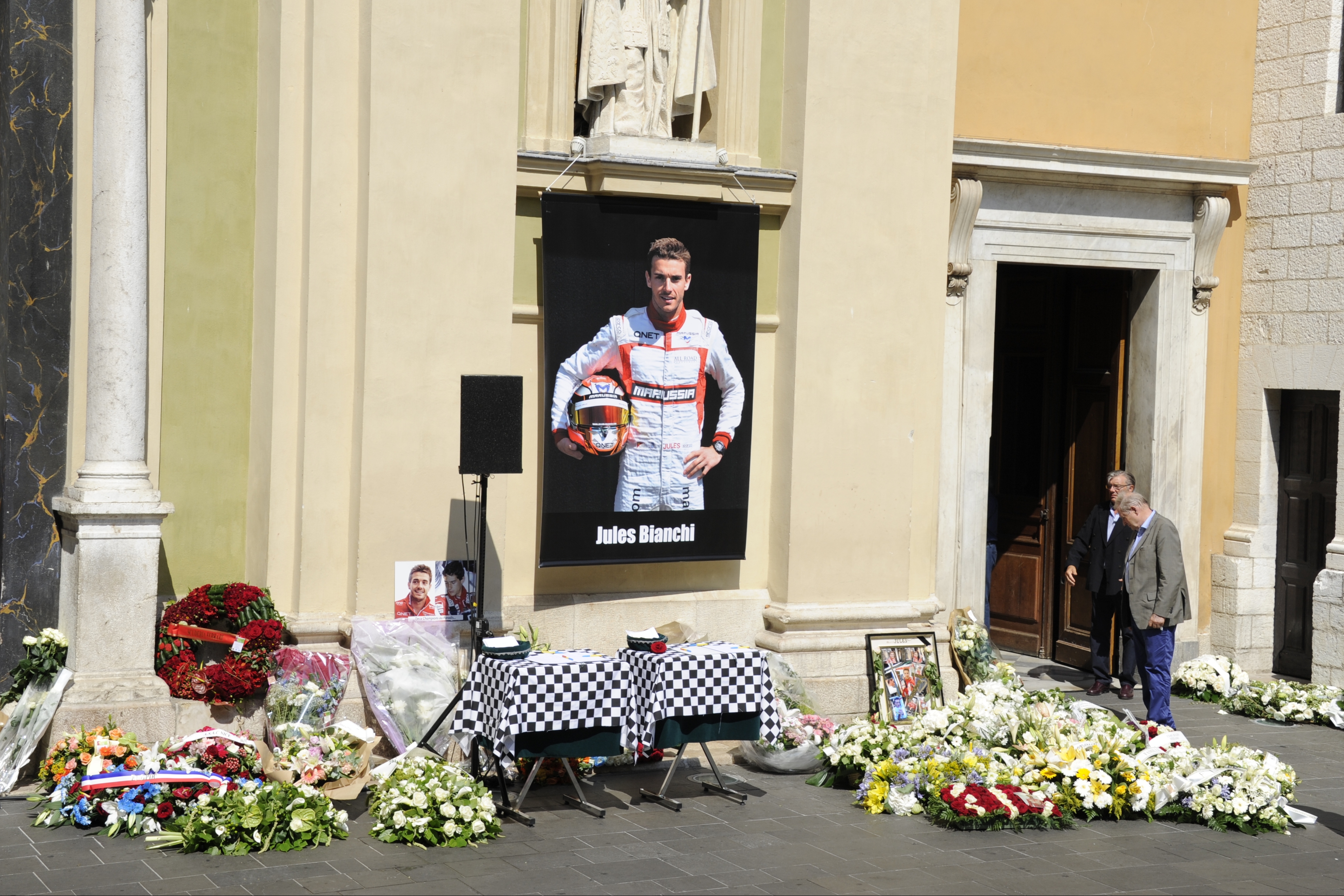 Jules Bianchi a fost înmormântat la Nisa în prezența a foști și actuali piloți de Formula 1 / FOTO&VIDEO