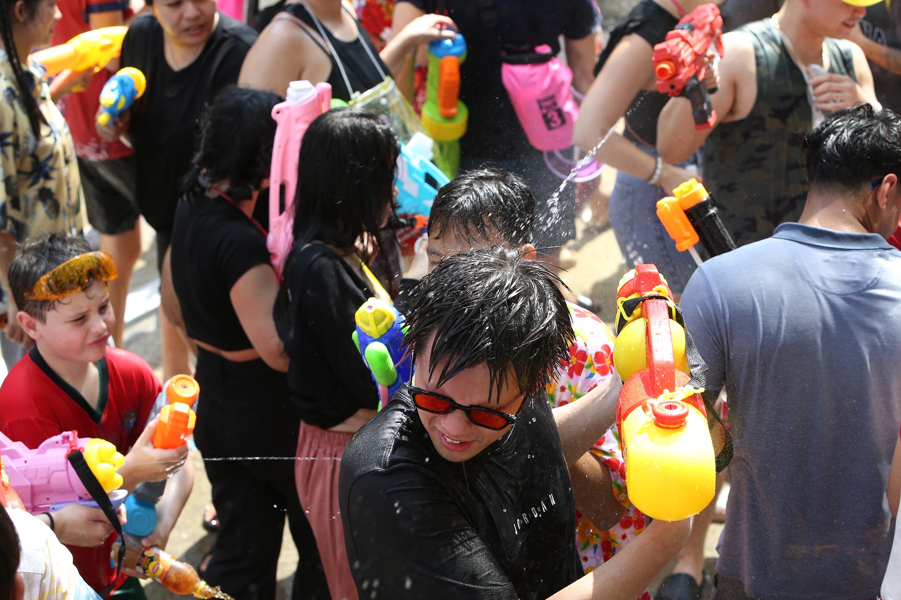 Imagini de la cea mai mare bătaie cu apă din lume, de Anul Nou thailandez. Ce semnifică Festivalul Songkran