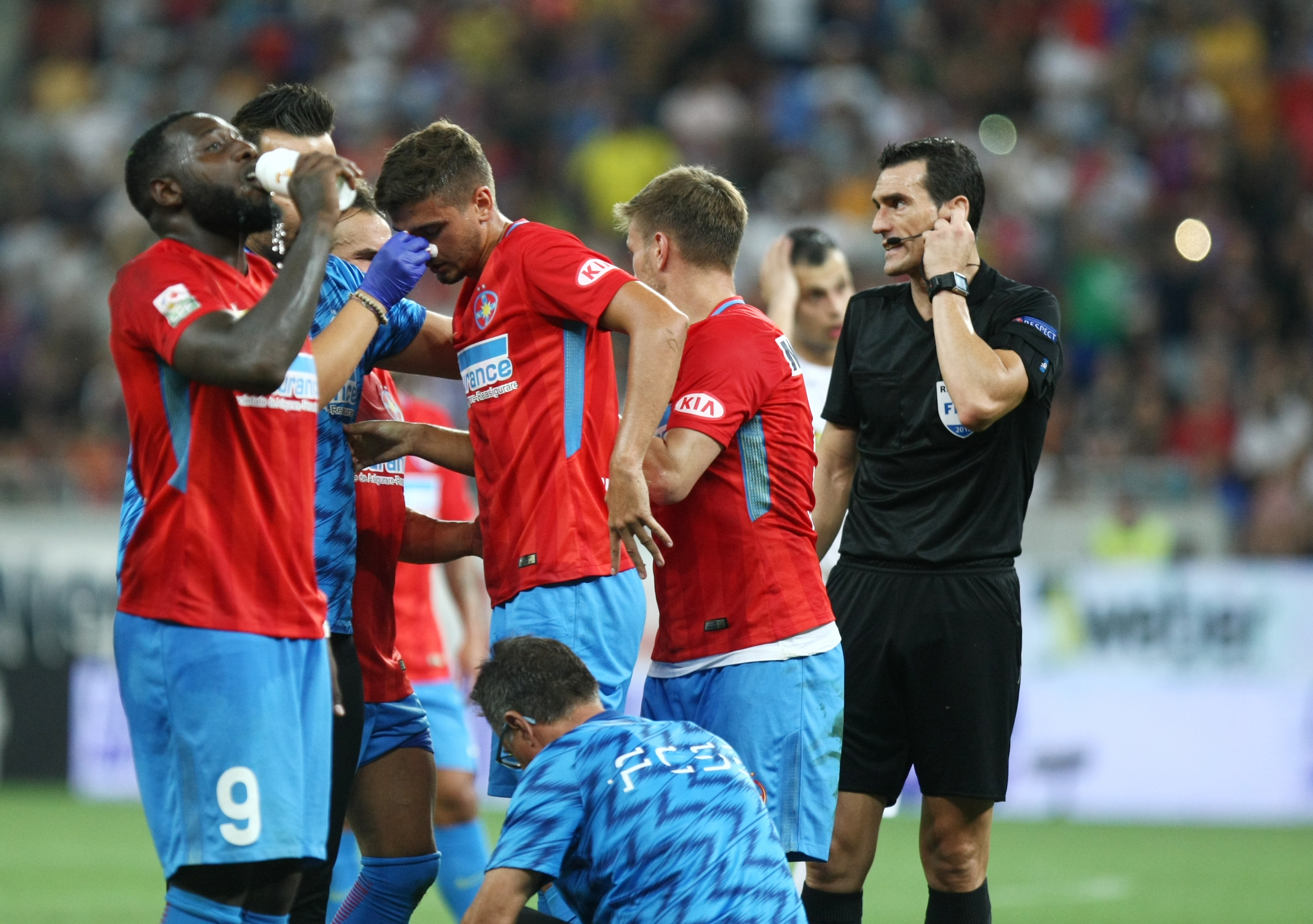 Sacrificiul lui Dragoș Nedelcu, fotbalistul FCSB care a terminat meciul cu Hajduk Split cu nasul spart de un obiect aruncat din tribune. Riscă un meci cu porțile închise! | FOTO