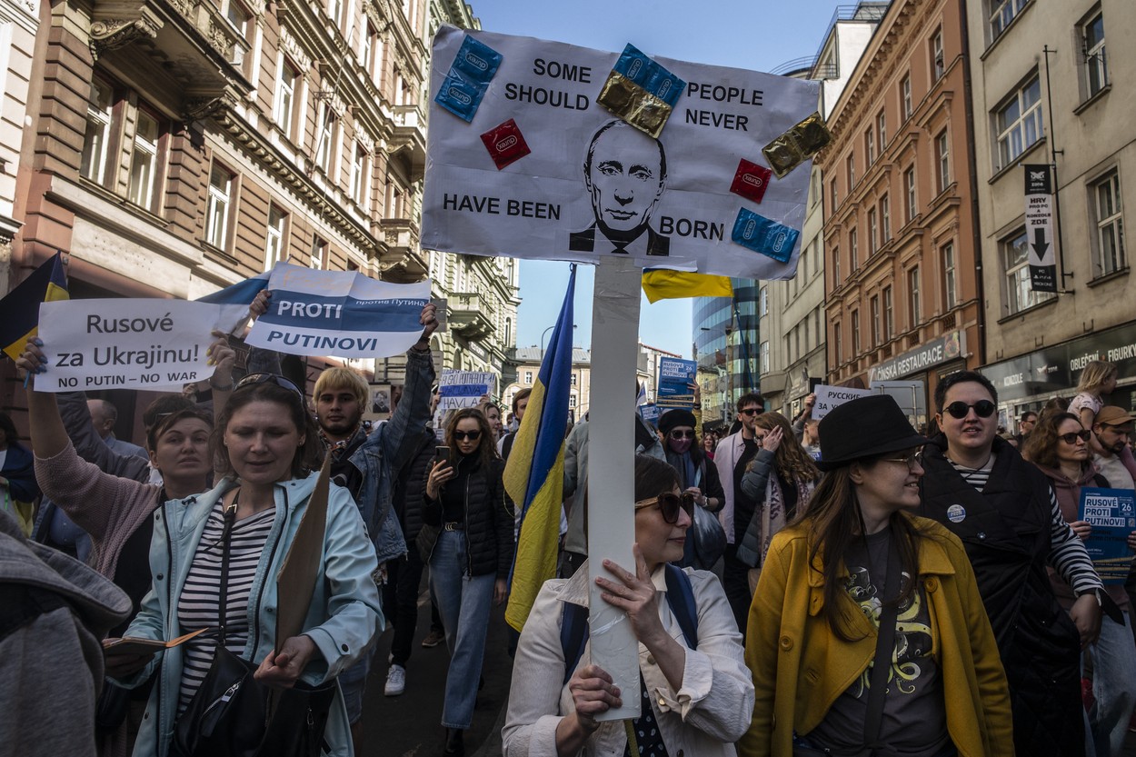 Comunitatea rușilor din Cehia, mesaje dure împotriva lui Putin la protestul antirăzboi organizat sâmbătă în Praga